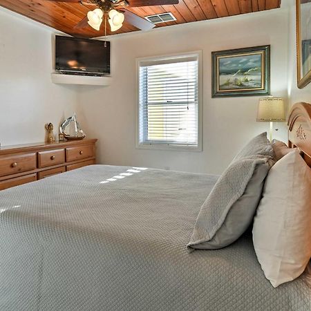 Indian Shores Cottage With Cabana - Steps To Beach! Clearwater Beach Exterior photo